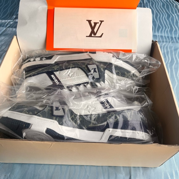 Louis VuittonLV Navy and White Sneakers US size 10 for men’s